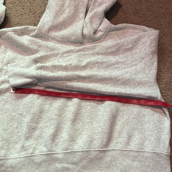 Abercrombie & Fitch Gray Hoodie with Long Sleeves - Picture 5 of 6